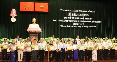 TP Hồ Chí Minh Biểu dương tập thể, cá nhân học tập và làm theo tấm gương đạo đức Hồ Chí Minh